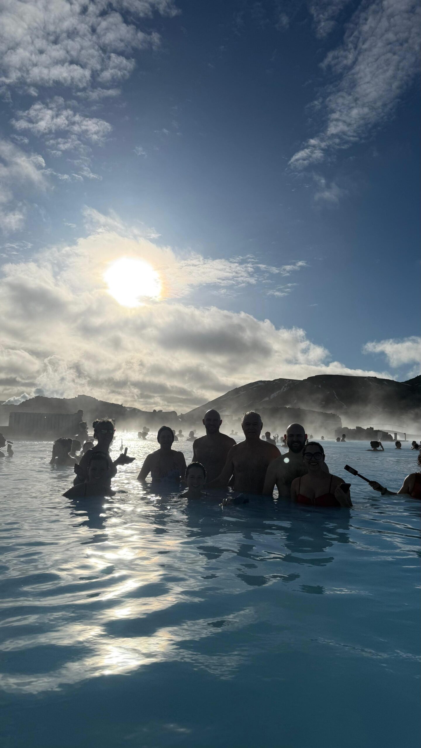 Día 1 de esta experiencia gastronómica en Islandia con @sumitoestevez 🇮🇸

Un nuevo grupo de viajeros comienzan a descubrir Islandia a través de sus paisajes, su cultura y su cocina. Una jornada para conocernos, compartir mesa y empezar a vivir este recorrido gastronómico diseñado para disfrutar cada momento. ✨🍽️
.
.
.
#BorealExpedition #sumitoestevez #Islandia