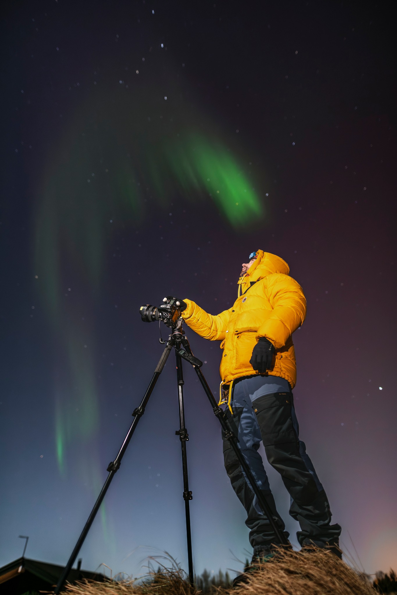 Cómo se siente ver auroras por primera vez: No es “wow”. Es un silencio que te cae encima. 🟢🤫 Mucha gente se queda muda… y después se ríe.

El cuerpo no sabe si llorar o celebrar.

¿Tú llorarías o gritarías de emoción? 😅👇
Descúbrelo pronto porque tenemos planes de financiamiento y aún quedan fechas 2026. Escríbenos para asegurar cupo 💬❄️
.
.
.
#BorealExpedition #NorthernLights #AuroraBoreal #Islandia2026 #ViajesUnicos #TravelStory