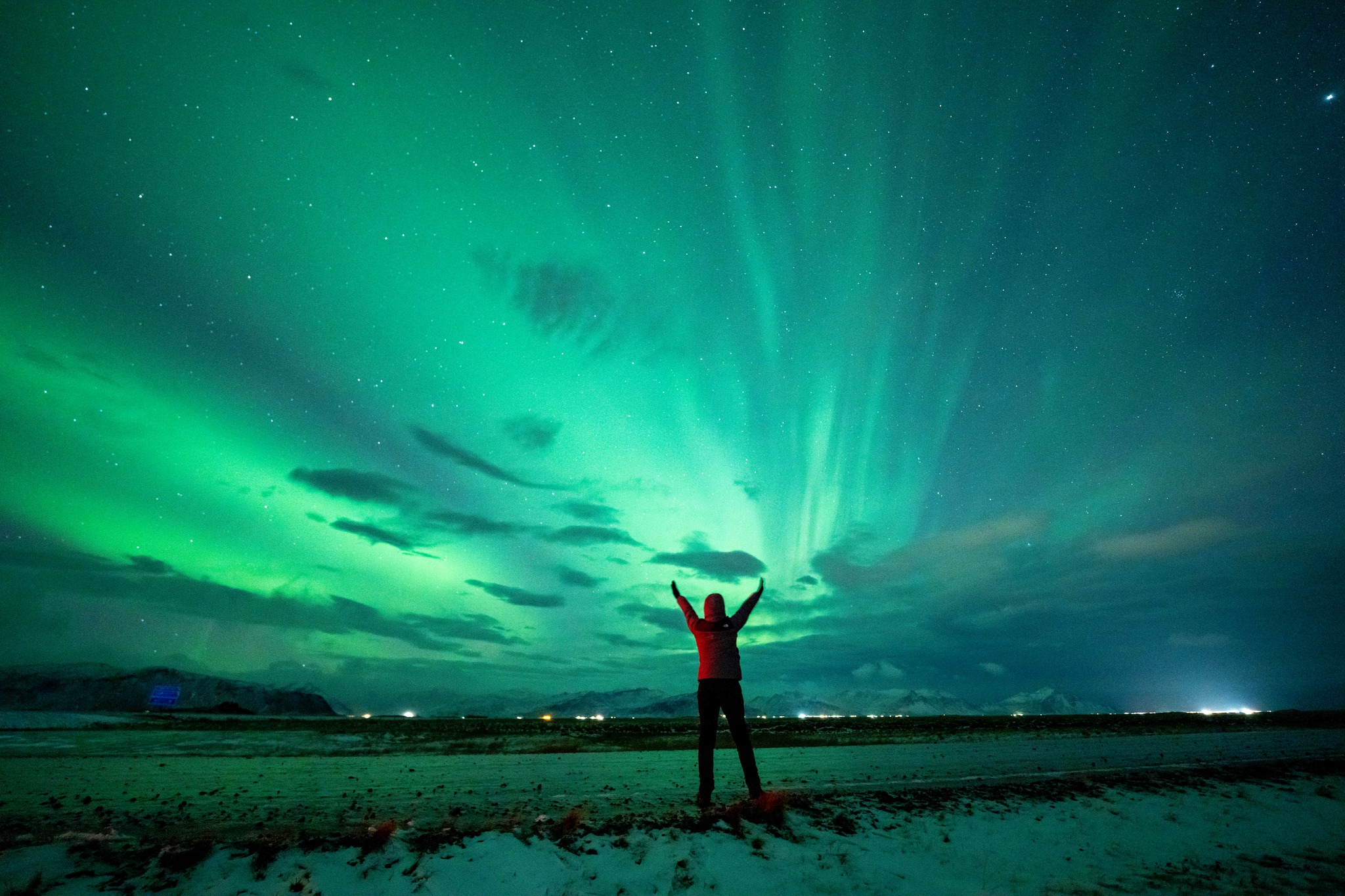 ✅🌌En todos nuestros tours salimos a la cacería de auroras.
Monitoreamos el clima (nubes/claros) y la visibilidad. Cuando se abre una buena ventana, el guía coordina la salida y nos movemos a la zona con mejor cielo.

Es cacería planificada para maximizar probabilidades.

✅ Financiamiento + fechas 2026–2027 disponibles. Si te interesa, te paso opciones hoy. Escribe ISLANDIA para enviarte toda la información.
.
.
.
#BorealExpedition #AuroraBoreal #NorthernLights #Islandia2026 #AuroraHunting #IcelandNights