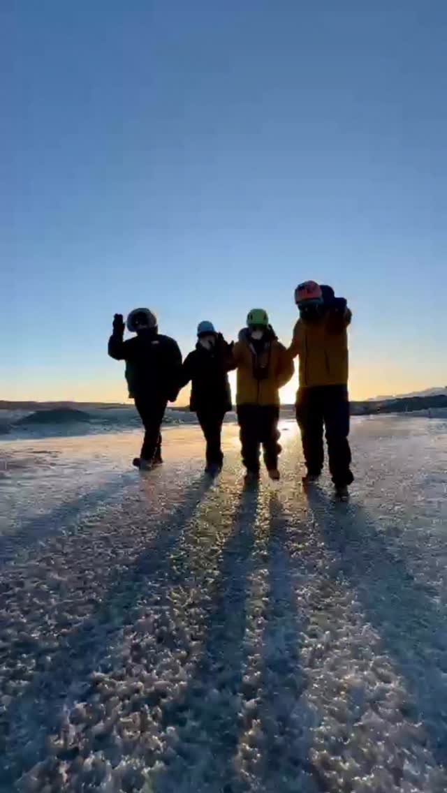 🇮🇸✨ Estamos a punto de arrancar la 6ta temporada y se siente como volver a abrir un libro nuevo: nuevas salidas, nuevos grupos, nuevos “¿te acuerdas cuando…?” y más historias que se escriben en carretera, entre cascadas, hielo, viento y risas.

Gracias a quienes ya han sido parte.
Y a quienes vienen… bienvenidos a lo que se vive cuando el viaje está bien hecho. 🤍

✨ Aún puedes formar parte de nuestra gran familia.
🚨 Últimos cupos 2026. Escribe ISLANDIA por DM y te enviamos toda la información.
.
.
.
#BorealExpedition #Islandia #ViajesPremium