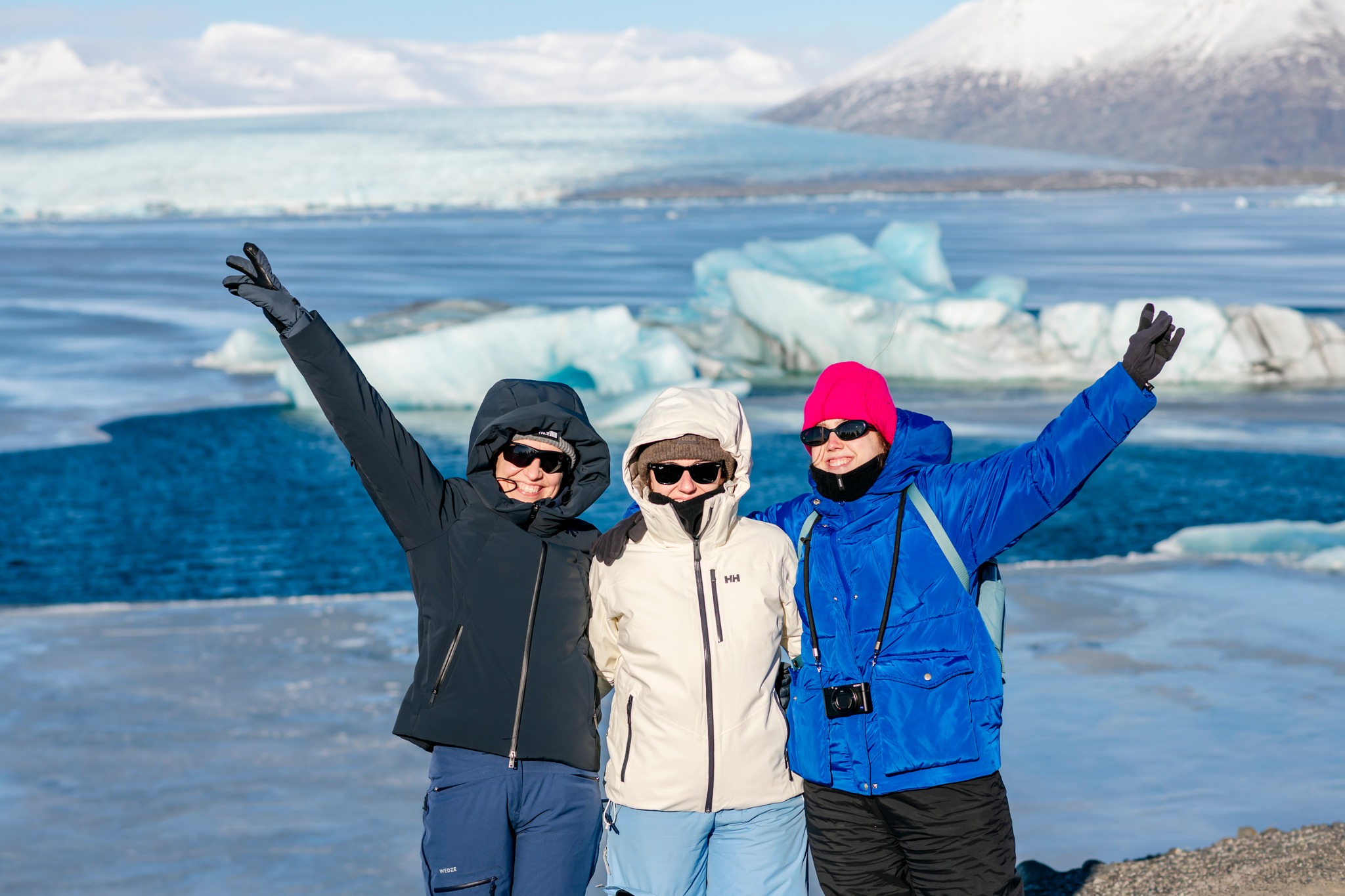 Lo que NO te dicen de Islandia: te cambia el humor. Islandia tiene un efecto raro: te desconecta del ruido en 24 horas. ❄️🧠

Por eso nuestros tours están pensados: ruta clara, logística resuelta y tiempos para vivir (no correr).
💭 Micro-reflexión: a veces no necesitas vacaciones… necesitas volver a ti.

💳 Tenemos planes de financiamiento y fechas 2026–2027. Para auroras, monitoreamos el clima y salimos cuando el cielo está a favor 🌌
.
.
.
#BorealExpedition #Islandia2026 #Islandia2027 #IcelandTrip #ViajesPremium #BucketList #TravelMood