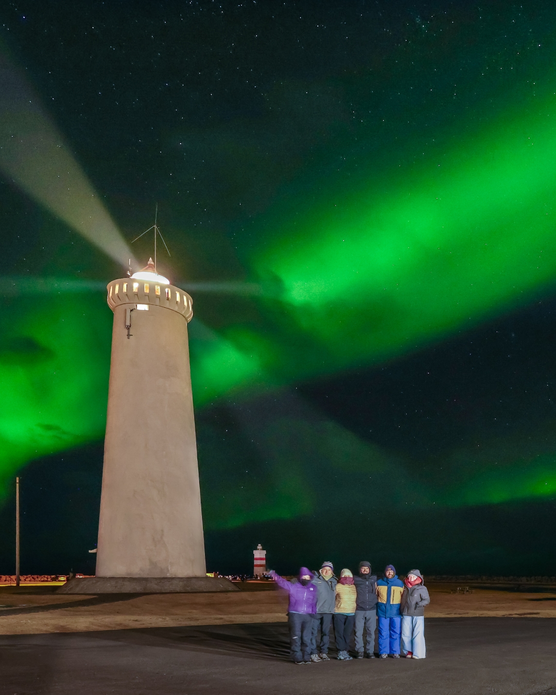 Un viaje así empieza con desconocidos y termina con cómplices. 🤝🇮🇸

Cómplices del frío, de las fotos, de las risas y de los “no puedo creer que estamos aquí”.
📌 En grupos pequeños hay mejor ritmo, más cercanía y menos turismo masivo.

✅ Fechas 2026–2027 + financiamiento. Auroras con monitoreo del clima 🌌
.
.
.
#BorealExpedition #SmallGroupTravel #ViajesEnGrupo #Islandia2026 #TravelCommunity