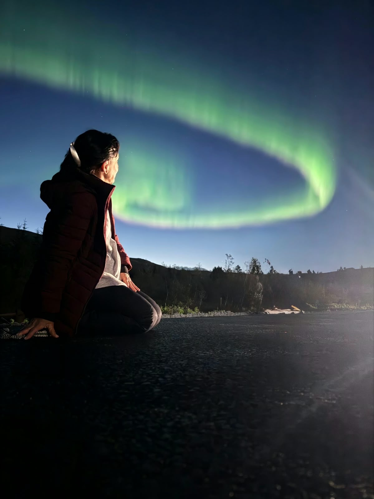 🌌🇮🇸 Lo pronosticamos, nos preparamos… y salimos a cazarlas.

Como Cazadores de Auroras, seguimos de cerca el pronóstico, las condiciones del cielo y toda la información necesaria para aumentar las posibilidades de encontrarlas.

Y llegó el momento: ¡primera cacería de auroras exitosa de nuestro tour por los Highlands con @mari_travesia y @deviajeconjuank ! 💚✨

Así comienza la Temporada 6… con el cielo de Islandia haciendo lo suyo. 🙌🏼
.
#BorealExpedition #CazadoresDeAuroras #HighlandsIceland #AurorasBoreales