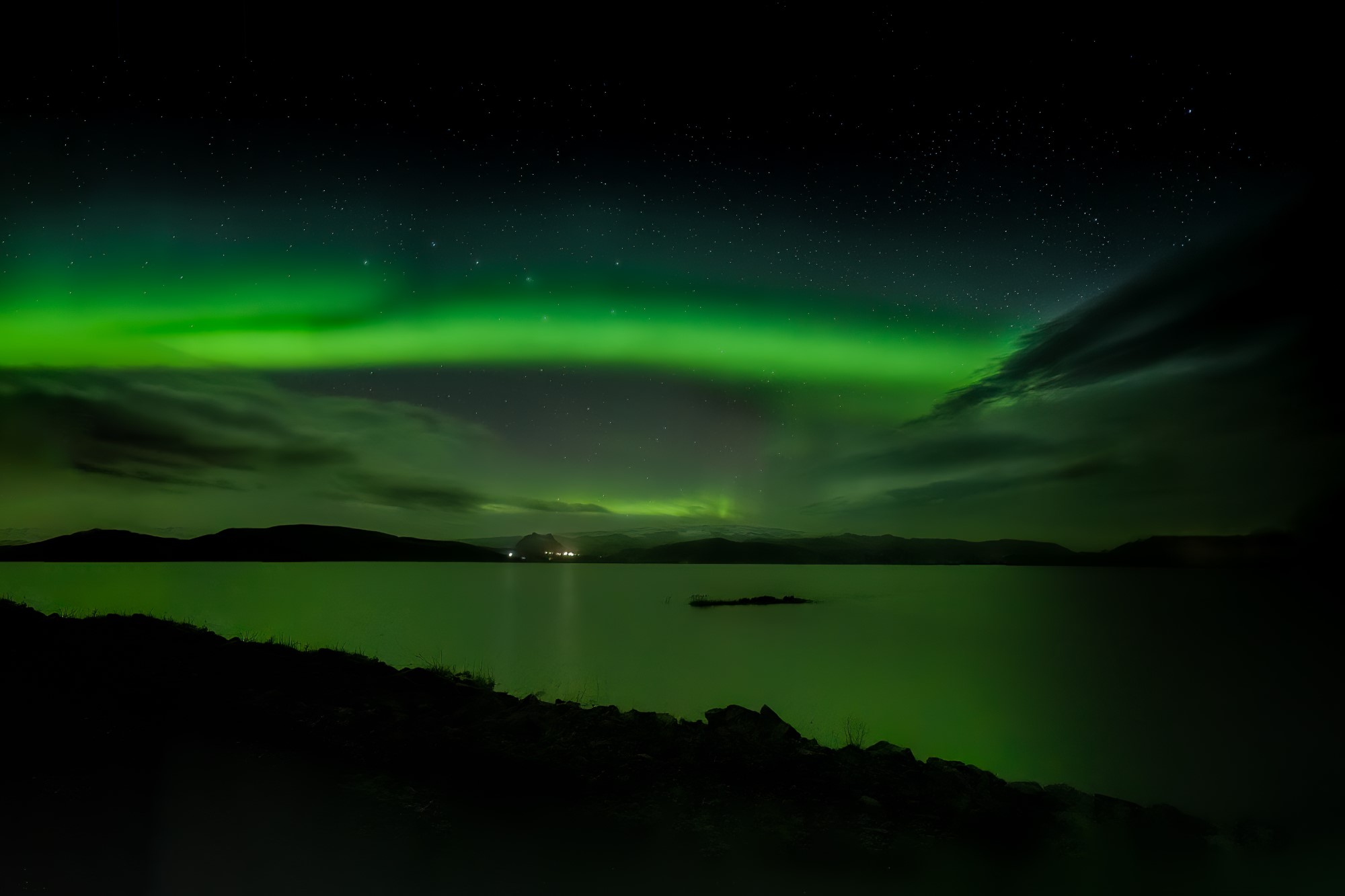 The Mysteries of the Northern Lights: Phenomena and Causes