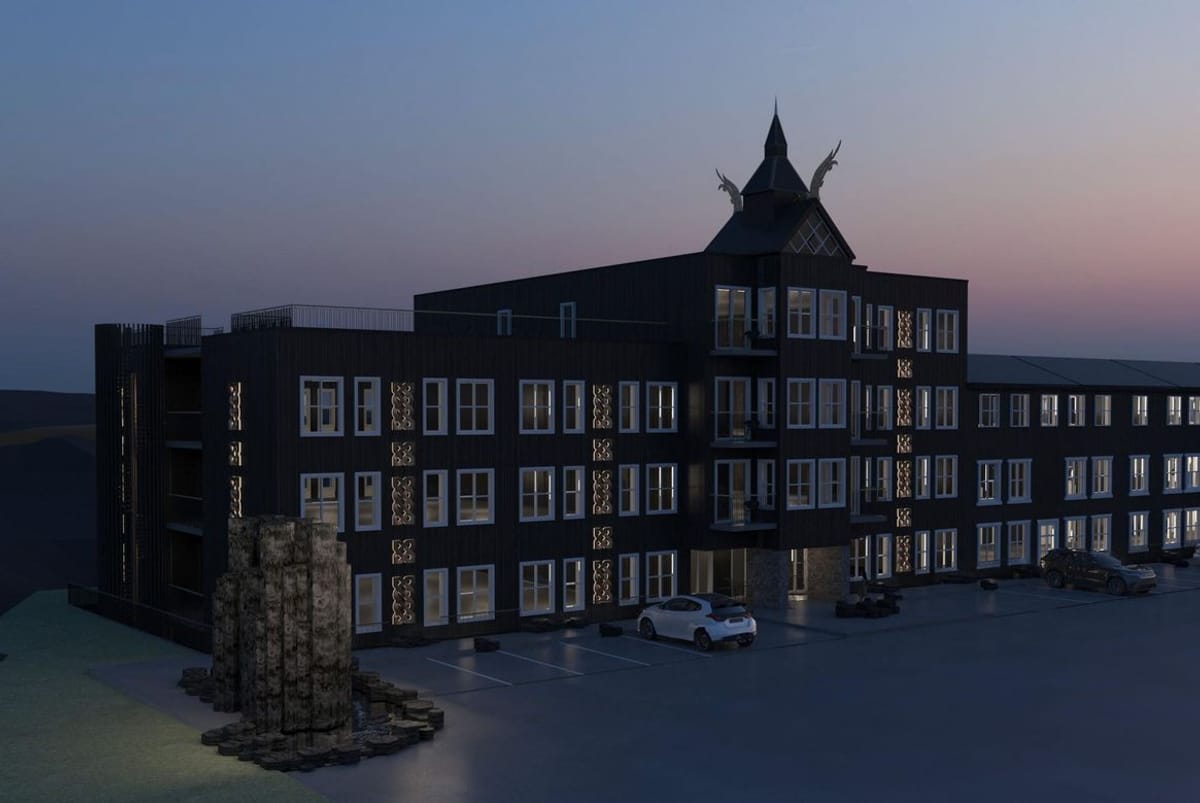 El hotel al atardecer